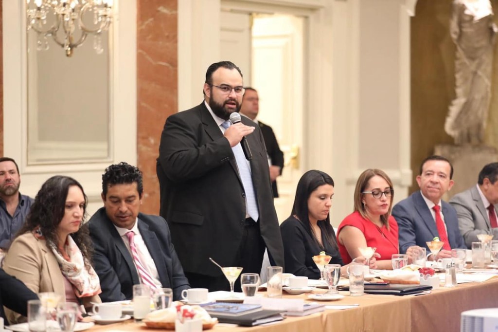 ¿Qué hace Rudy Gallardo en reuniones a las que asisten únicamente funcionarios del Organismo&nbsp;Judicial?